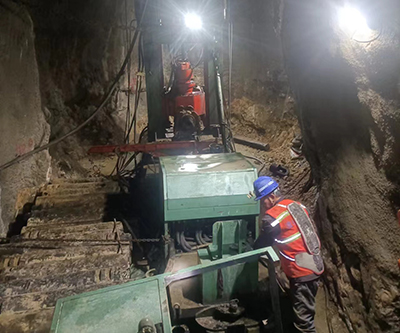 天井钻机适用于多种地质条件 天井钻机适用于多种地质条件
