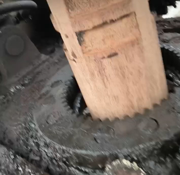 天井钻机动力头漏水的主要原因